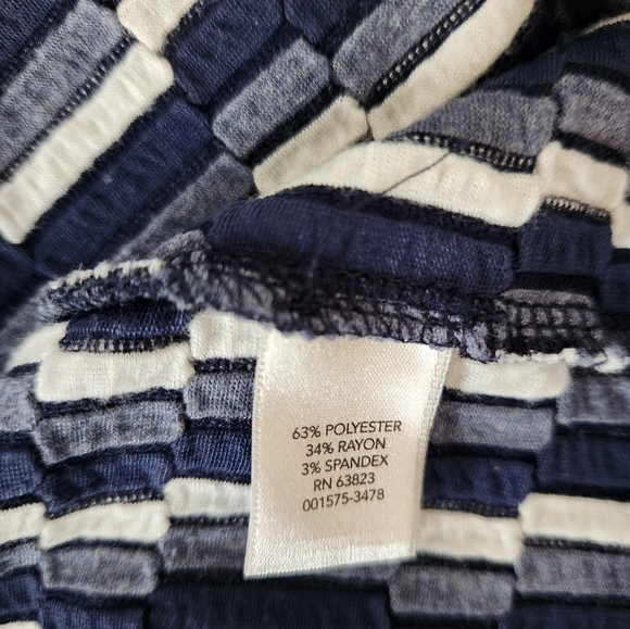 Christopher and Banks Women's Top - Picture 5 of 6